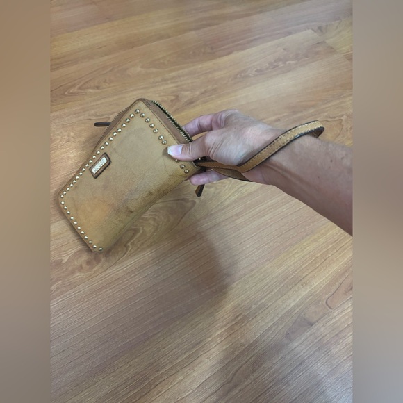 Guess Tan Leather Zip Wallet - Picture 7 of 8